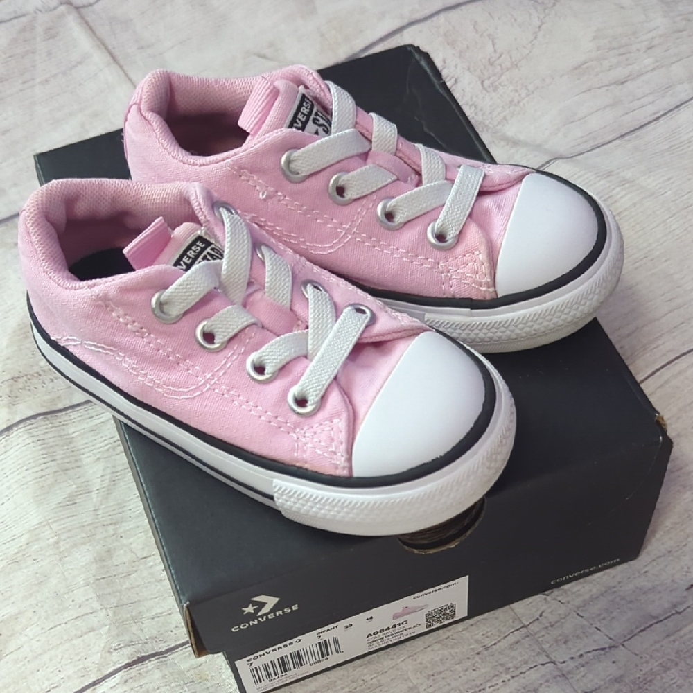 Converse Kids Light Pink Sneakers